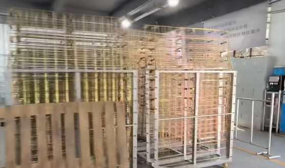 Bancos de trabalho de tubos industriais feitos de tubos de liga de alumínio com prateleiras personalizadas removíveis projetadas para aplicações de carga pesada