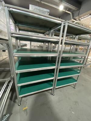 Rack de tubos de aço projetado para facilitar processos de produção magros com fluxo de material e organização de armazenamento simplificados